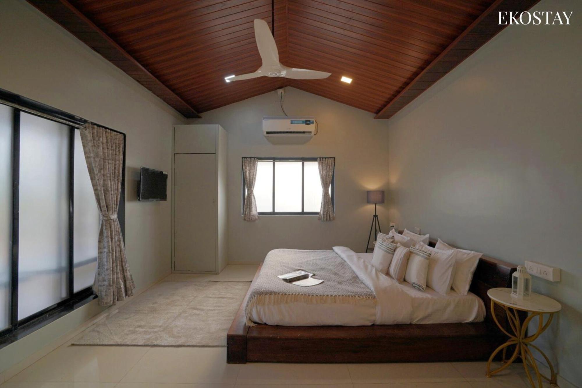 Ekostay Gold Palm Estate I Cricket Turf I Rain Dance I 2 Acre Property كارجات المظهر الخارجي الصورة